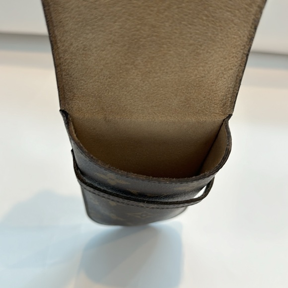 Louis Vuitton Authentic Pre Owned Monogram Etui a Lunettes Rabat Glasses Case. - Picture 9 of 12